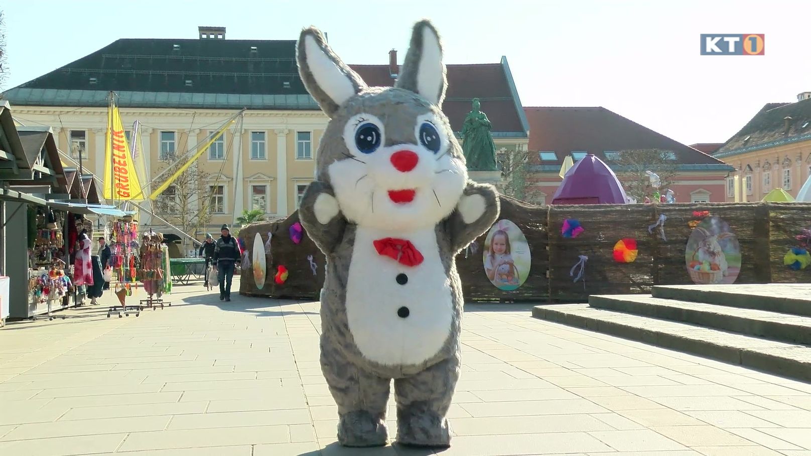 Osterhase am Ostermarkt am Neuen Platz in Klagenfurt