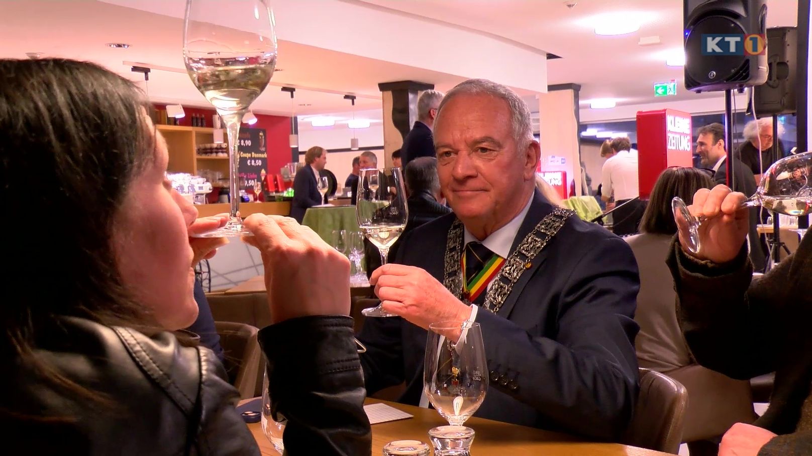 Weinverkostung bei Minimundus