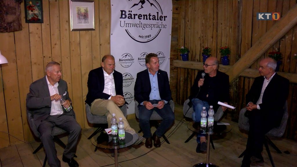 Eine Männerrunde bei den Bärentaler Umweltgesprächen