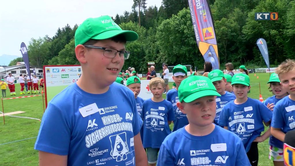 Kinder am Sportplatz Annabichl